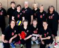 Bild: R. Kreuzer
Die Weidener Flugballspieler sind Deutscher Meister: (oben, von links) Wolfgang Hunsperger, Michael Kraus, Anja Dreyer, Wilhelm Kraus, Anita Spitzner, Gertrude Stock, Evelyn Hunsperger sowie (unten, von links) Ulrike Brendel, Brigitte Kraus, Tino Hunsperger und Annette Betting.
