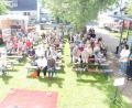 Bild: rtw
Mit dem Gottesdienst im Freien begann das Fest. Auch das Kolpingmobil "Integration von Flüchtlingen" (links) hatte seinen Platz im Kernhausgarten gefunden.