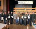Bild: bsc
Die Kreisgruppe Tirschenreuth im Landesjagdverband Bayern ehrte einige Mitglieder. Von 25 bis 65 Jahre reicht mittlerweile die Zugehörigkeit. Vorsitzender Freiherr Eberhard von Gemmingen-Hornberg (links) gratulierte.