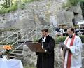 Bild: rgr
Einen ökumenischen Pfingstgottesdienst zelebrieren Pfarrer Bernhard Müller (von rechts) und Pfarrer Andrè Fischer auf dem Schönberg.