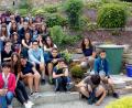Bild: hev
Die Schüler des College Henri de Navarre/ Lycee George Sand genießen den Garten des Taubnschusterhauses.