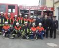 Bild: njn
Elf Aktive der Feuerwehr unterzogen sich der Leistungsprüfung. Mit auf dem Bild (von rechts) Kreisbrandmeister Herbert Thurm, Feuerwehrvorsitzender Roland Krommer, zweiter Bürgermeister Johannes Reger und Kreisbrandmeister Wolfgang Bauer.