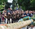 Archivbild: mab
Auf dieses Ereignis dürfen sich die Besucher bereits am Samstag freuen, wenn der Festzug mit Musik den Kirwabaum zum Festplatz bringt. Das ist dann auch die Gelegenheit zu einer Bierprobe für den eigentlichen Kirwatag am Sonntag.