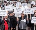 Archivbild: Markus Scholz/dpa 
Bei einem Terroranschlag auf zwei Moscheen in Christchurch am 15. März dieses Jahres tötete ein aus Australien stammender Rechtsterrorist mit Schusswaffen insgesamt 51 Menschen und verletzte weitere 50, einige davon schwer. Das Bild zeigt Teilnehmer einer Friedenskundgebung für die Christchurch-Opfer am 23. März in Hamburg.