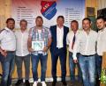 Bild: hai
Sie gehören zu den Garanten des ASV-Erfolgs: Vorsitzender Stephan Veigl, Spielführer Tobias Eigler, Sponsor Matthias Veigl, Trainer Klaus Schinner, Ehrenmitglied Wolfgang Veigl, Betreuer Jens Brunner und Thorsten Küffner (von links).