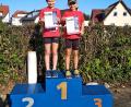 Bild: jma
Die Sportlerinnen Mira Melzner (links) und Linda Gröger sichern sich einen Platz auf dem Treppchen.