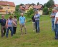 Bild: nm
Ein Spaziergang durch ein außergewöhnliches Fleckchen Erde stand am Freitagabend an. Am Rande von Hildweinsreuth kümmert sich der Bund Naturschutz um eine Fläche mit Magerrasen und einem Feuchtgebiet.