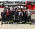 Bild: Feuerwehr Sulzbach-Rosenberg
Zehn Männer der Feuerwehr Sulzbach-Rosenberg nehmen am Ausbildungsseminar für Drehleitermaschinisten teil. Thomas Kulacs (Zweiter von links) steht dafür als Referent zur Verfügung.