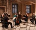 Bild: M. Kasperczak
Das polnische Barockensemble mit dem Cembalisten Marcin Światkiewicz begeistert mit lebendig-geschmeidigem Spiel.