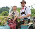 Bild: gru
Als Weißenberger Oberkirwapaar 2019 halten Sabrina Winter und Andreas Gnahn das Steuer in der Hand.