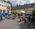 Bild: gz
Der Schützenverein 1884 bot den kleineren Gästen eine Hüpfburg, den Erwachsenen die Crazy-Jumpers und versorgten ihre Gäste mit Jubiläumsbier.