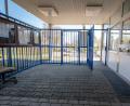 Bild: pml
Noch sieht der Eingangsbereich im Freibad aus wie immer. Bald wird sich hier aber einiges ändern. Ein neues Kassensystem mit Ticketautomat ersetzt die bisherige Saisonkraft an der Kasse.