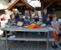 Bild: gi
Zur Wanderung und Pizzabacken in der Bäckerei Held in Burgtreswitz waren die Ferienkids mit dem Betreuerteam unterwegs.