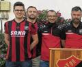 Bild: fz
Frisches Blut für die SpVgg Pirk: Von links: Bastian Fritsch (neu/SpVgg Schirmitz), Ramiz Mulic (neu/ASV Neustadt), Trainer Turan Bafra, Vorsitzender Josef Schiesl, Betreuerin Tina Kellermann, Johannes Schreier (neu/SC Luhe-Wildenau), Kevin Birkmüller (neu/DJK Irchenrieth) und Sportlicher Leiter Fabio Nicolella.