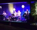 Bild: szl
Die Partyband Highline spielte anlässlich der 950-Jahr-Feier von Wurz ein unpluggeld Konzert unter den Bäumen im Wurzer Pfarrhof
