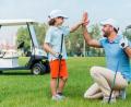 Bild: © gstockstudio – stock.adobe.com
Junge Golfspieler