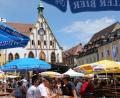 Bild: Wolfgang Steinbacher
Auch am zweiten Tag des Amberger Altstadtfests kommen die Besucher von überall her, um den Live-Bands zuzuhören, dabei ein kühles Amberger Bier zu trinken und auf kulinarische Entdeckungsreise zu gehen.