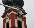 Bild: gz
An der Pfarrkirche mussten neue Zifferblätter und Zeiger angebracht und im Anschluss einige Ausbesserungsarbeiten durchgeführt werden.