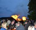 Bild: gi
Der Schützenverein Heumaden entzündete heuer das Johannisfeuer auf der „Hohen Trift“ einer Anhöhe über Heumaden. Zahlreich waren die Besucher, ja ganze Familien zur „Kannesfeier“ gekommen.