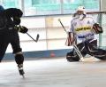 Bild: A. Schwarzmeier
Dominik Schopper schießt auf das Attinger Tor: Die Pleystein Piranhas fuhren im Heimspiel einen 5:2-Sieg ein und verteidigten damit die Tabellenführung in der Inlinehockey-Landesliga Nord.