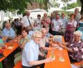 Bild: Kunz
Glückwunsch! Die Pfarrgemeinde St. Johannes gratuliert am Sonntag Stadtpfarrer Gerhard Pausch zum 40-jährigen Priesterjubiläum.
