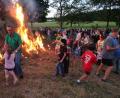 Bild: Kunz
Die KAB Weiden-Ost feiert am traditionellen Johannisfeuer am Zollhaus.