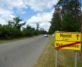 Bild: bk
Die Kritik der Autofahrer und Anwohner war berechtigt. Jetzt passiert auf der GVS nach Mantel endlich Abhilfe durch eine Deckschicht.