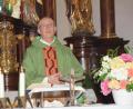 Bild: frd
Pfarrer Herbert Rösl ermunterte die Mitglieder, sich durch Worte und Taten auch das „Trikot des christlichen Glaubens“ überzustreifen.
