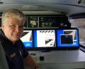 Bild: Sonja Kaute
Vier Monitore zeigen die Live-Bilder, die zwei Kameras von der Pirker Brücke über der A 93 sowie eine dritte Kamera direkt an der Fahrbahn aufnehmen. Georg Fritsch, Leiter der technischen Verkehrsüberwachung bei der Weidener Verkehrspolizei, kündigt verstärkte Messungen von Sicherheitsabstand und Tempo an.