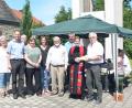 Bild: lep
Christian Pschierer (Zweiter von links), Josef Schreglmann (Dritter von rechts) und Reinhard Schneider (von rechts) vom Vorstand der Jagdgenossenschaft Kirchenthumbach überreichten eine 500-Euro-Spende an Pfarrerin Anne Utz. Der Kirchenvorstand sprach den Jagdgenossen dafür herzlichen Dank aus.