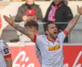 Bild: agentur_dpa
Die Kreisliga-Kicker des TV Wackersdorf wollen dafür sorgen, dass Jahn-Kapitän Marco Grüttner am Freitagabend nicht allzu oft jubeln darf.