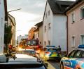 Bild: Clemens Hösamer
Einsatzkräfte sperrten am Freitag, 21. Juni, die Karmelitenstraße in Schwandorf ab.