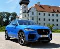 Bild: bz
Sportlich dezent steht der Jaguar F-Pace SVR auf voluminösen 22-Zöllern. 550 PS treiben den Zweitonner in 4,3 Sekunden auf Tempo 100.