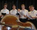 Bild: ubb
Beim Sommerkonzert des Stiftland-Gymnasiums lauschten ein paar Hundert Zuhörer launige Musik und ernste Klassik sowie gute instrumentale Beiträge.