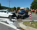 Bild: Portner
Die zwei Kleinwagen krachten mitten auf der Bundesstraße 22 zusammen. Die beiden Fahrerinnen wurden dabei mittelschwer verletzt.