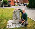 Bild: gz
Der Rentner Hans-Peter Metzger aus Pfronten machte sich mit seiner großen Jakobsmuschel um den Hals von Polen über Tschechien nach Eslarn auf dem Weg.