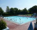 Archivbild: Lowak
Zwei Ersthelfer haben am Dienstag im Freibad Windischeschenbach schnell reagiert und ein vierjähriges Kind vor dem Ertrinken gerettet.