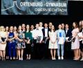 Bild: lg
Unter anderem in Musik, Theater und Sport haben sich die OGO-Absolventen eingesetzt. Für ihre außerunterrichtlichen Aktivitäten erhielten 25 Abiturienten ein Präsent des Elternbeirats.