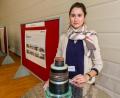 Bild: Hösamer
Tina Aldinger von Tennet zeigte bei einer Info-Veranstaltung in Nabburg ein Stück eines Kabels, wie es beim Süd-Ost-Link verwendet werden soll.