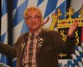 Bild: kro
Als Schorsch Scheberl, der Vorsitzender von 30 Vereinen ist, gibt Wolfgang Krebs Ratschläge an die Plößberger Feuerwehr.