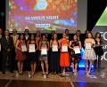 Bild: fppp
Die besten Abiturienten der FOS/BOS mit ihren Ehrengästen, von links: Roland Grillmeier, Hans Ottmar Donnert, Oliver Weigel, Frank Lotter, Gerald Schade, Ann-Katrin Klarner, Pascal Ringler, Alexandra Praller, Isabella Schwarz, Melanie Pfitzner, Christof Löwenhag, Johannes Schenk, Luisa Sauerbrey, Annika Thierfelder, Dominik Seitz, Katharina Schnurrer, Sebastian Greim, Stephan Knott, Darina Heifnieder und Verena Pape.
