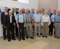 Bild: Christine Hollederer
Von links: Bürgermeister Michael Göth, Georg Pilhofer (Sulzbach-Rosenberg), Bürgermeister Bernhard Lindner, Alfons Rösch, Hermann Dotzler, Ludwig Wagner (Hahnbach), Alois Kotzbauer, Georg Stiegler, Bürgermeister Franz Mädler (Ursensollen), Werner Deyerl (Neukirchen), Landrat Richard Reisinger, 2. Bürgermeister Herbert Lehner, Rudolf Achatz (Auerbach), Gerhard Baumer (Amt für Digitalisierung, Breitband und Vermessung)
____________________________________________