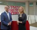 Bild: ZU/Sebastian Paul
Amtswechsel in Friedrichshafen: Fabian J. Zitzmann (links) beerbt Josefine M. Meibert als studentischer Vizepräsident.