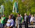 Bild: mmj
Helmut Kiesl (links) trug bei den Festlichkeiten den Wimpel des OWV Stadlern, Bürgermeister Gerald Reiter (Mitte) marschierte mit dem Wimpel des Hauptvereins beim Marsch zur MMM-Kantine mit.