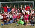 Bild: hä
Beim „Sepp-Herberger-Tag“ an der Mariengrundschule gehörte natürlich auch ein Fußballturnier dazu. Im Bild die erfolgreichen Mannschaften bei der Siegerehrung.