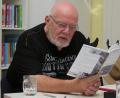 Bild: ubb
Der Wiesauer Hans G. Lauth hat sein neues Buch im Leseclub Waldershof vorgestellt.