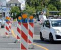 Bild: Gabi Schönberger
Wegen Bauarbeiten muss der Verkehr auf der Leibnizstraße ausweichen. Die Stadt rät zu Vorsicht in dem Bereich.