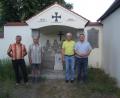 Bild: nib
(v.li) Anton Bodensteiner, Josef Graf (SK Dürnsricht), Kirchenpfleger Günter Schießl, Bürgermeister Christian Ziegler freuen sich über ein runderneuertes Kriegerdenkmal.