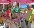 Bild: ow
Beim diesjährigen Neustadt-Treffen in Bad Neustadt an der Saale ist die Kulmstadt mit einem Stand an der „Neustadt-Meile“ vertreten. Der Obst- und Gartenbauverein sowie die Feinbrennerei am Culm machen dort Werbung für die Kulmregion.