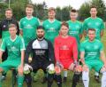 Bild: gil
Der FC Weiden-Ost geht optimistisch und ehrgeizig in die neue Saison. Unser Bild zeigt die Verantwortlichen und die Neuzugänge: (hinten von links) Sportlicher Leiter Martin Oppitz, Trainer Maximilian Vollath, Sergej Popov, Ferdinand Witt, Johannes Roll, Florian Schrepel, Trainer Peter Kämpf. (vorne von links) Tim Bergemann, Mart Selvi, Andreas Schaller, Valerian Ginder.